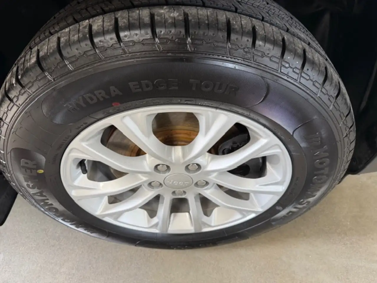 Jeep Cherokee снимка Jeep Cherokee
