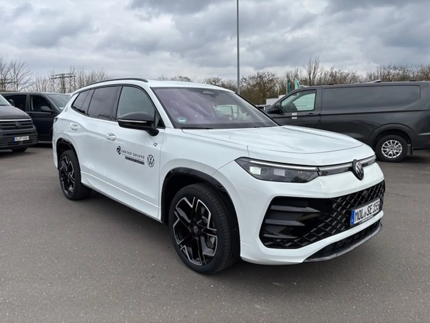 Volkswagen Tayron 1.5eHybrid DSG R-LINE AHK+LEDER+PANO+20"+ Fehér - 2