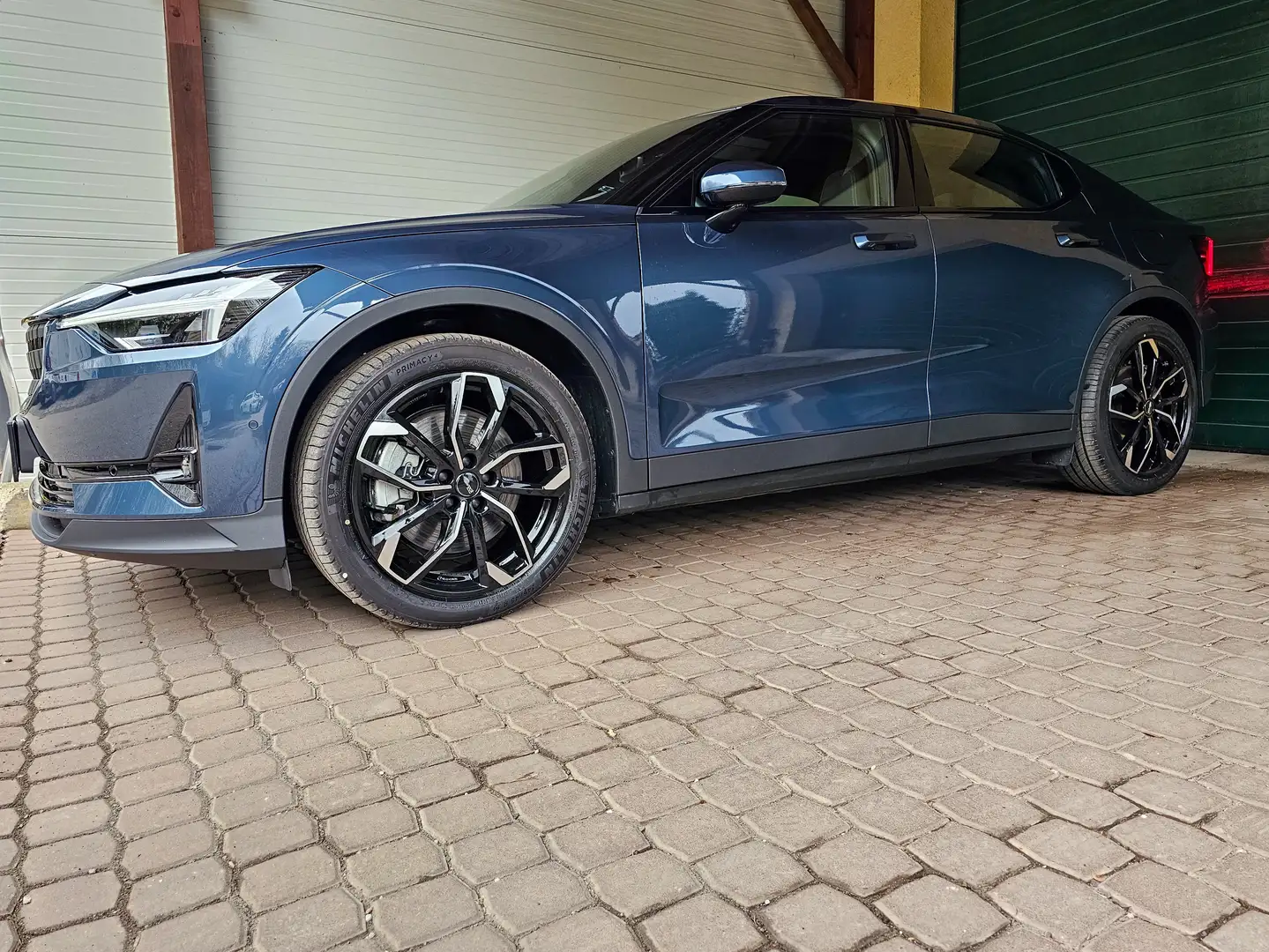Polestar 2 Polestar 2 Long Range 78kWh Single Motor Blau - 1