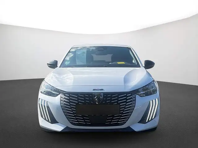 Peugeot 208 view 3