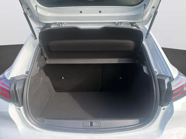 Peugeot 208 view 9