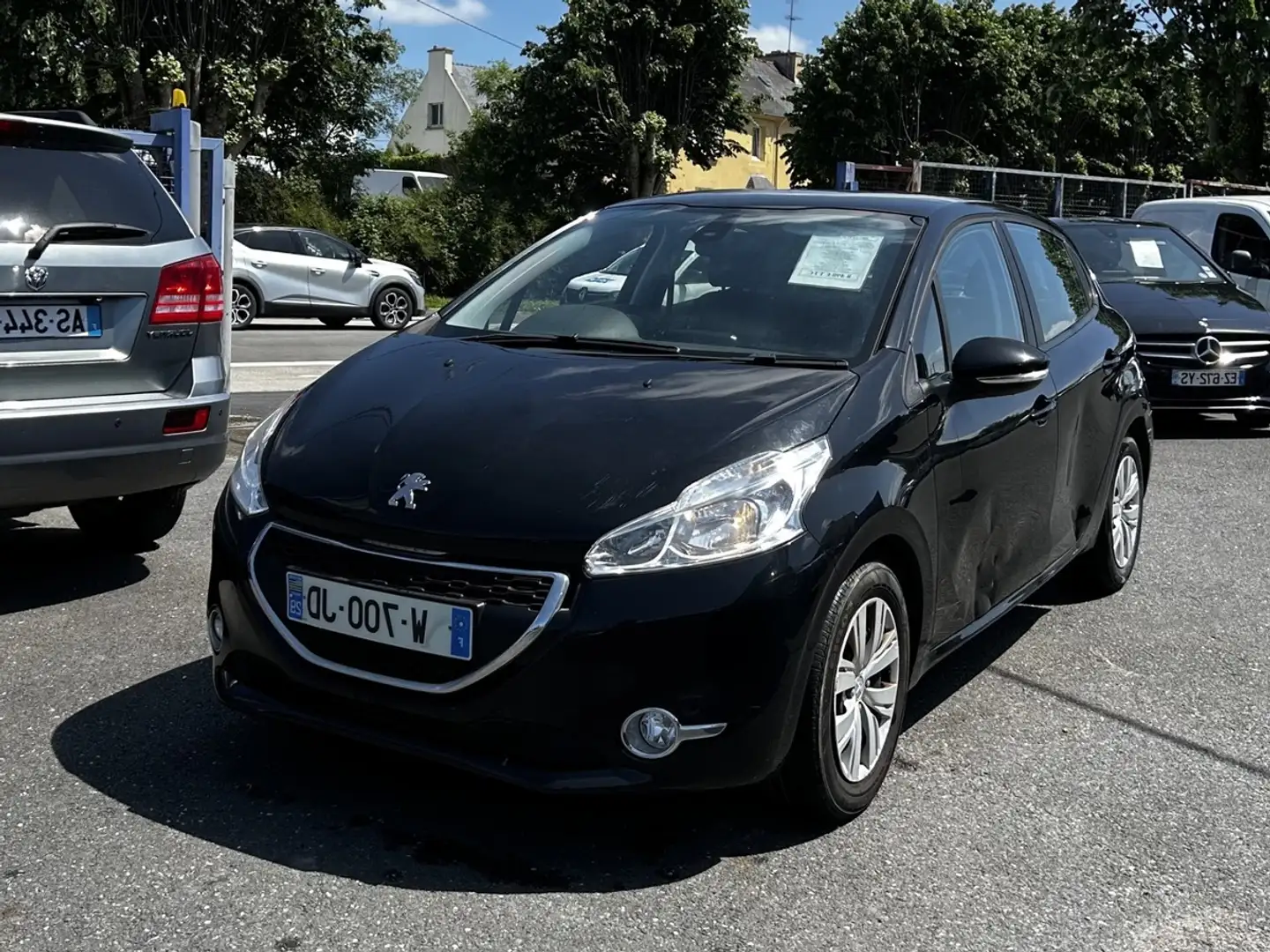 Peugeot 208 1.2 VTI RESERVE A PROFESSIONNEL DE L AUTOMOBILE Schwarz - 1