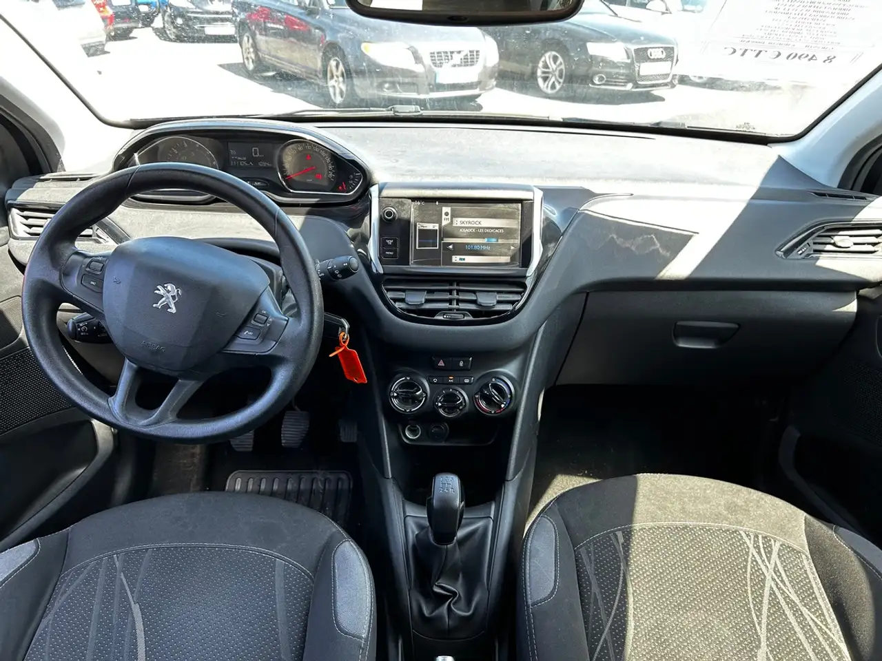 Peugeot 208 208 — photo 6