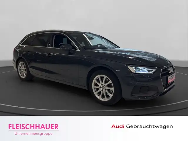 Audi A4 view 9