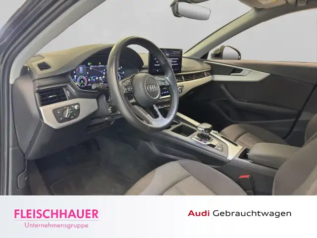 Audi A4 view 10