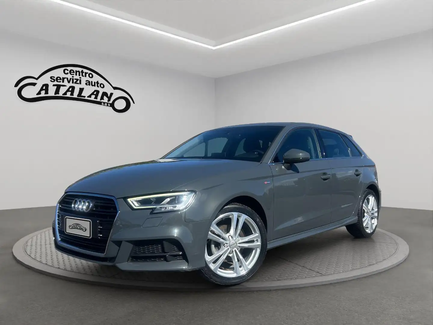 Audi A3 SPB 1.6 TDI Sport Gris - 1