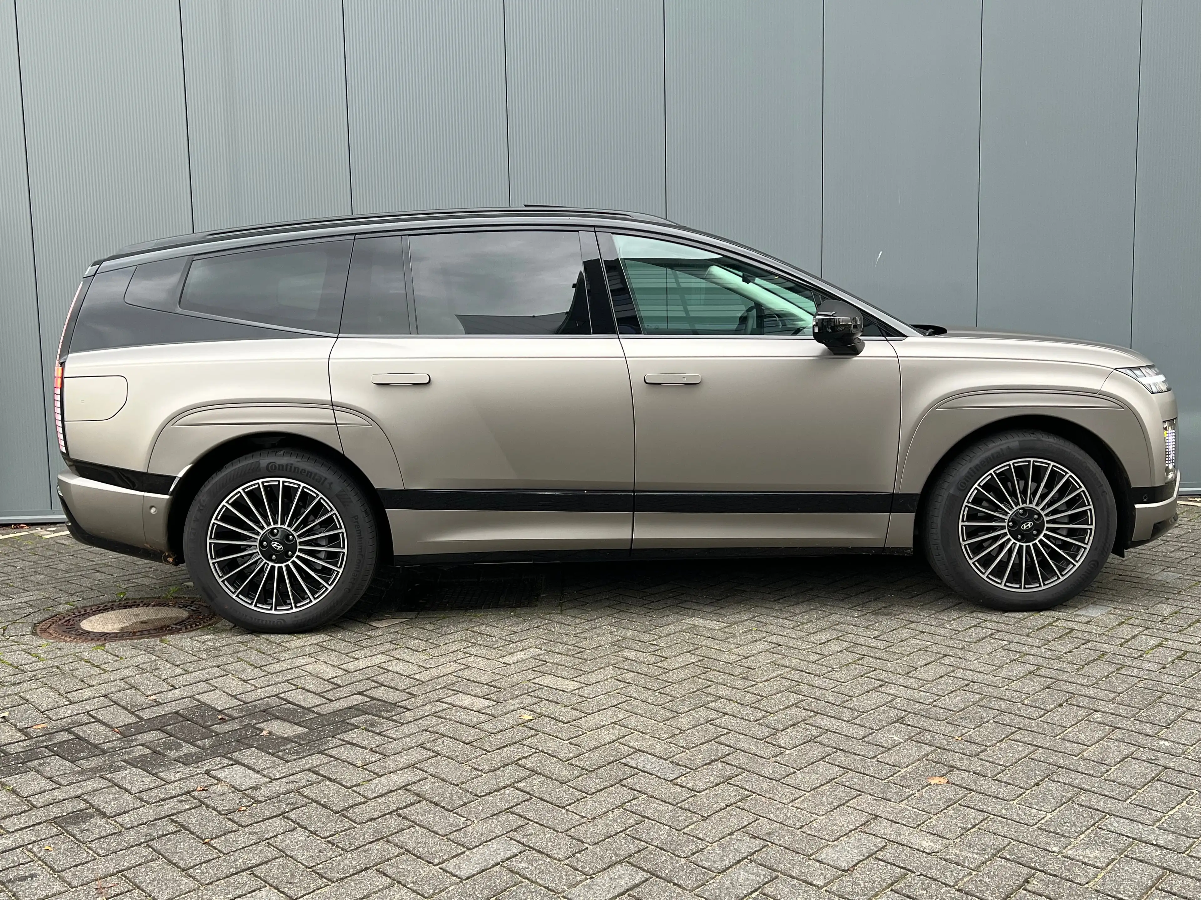 Hyundai IONIQ 9 Lounge AWD+ 7p. 110.3 kWh 429pk | Unieke Two Tone — photo 3