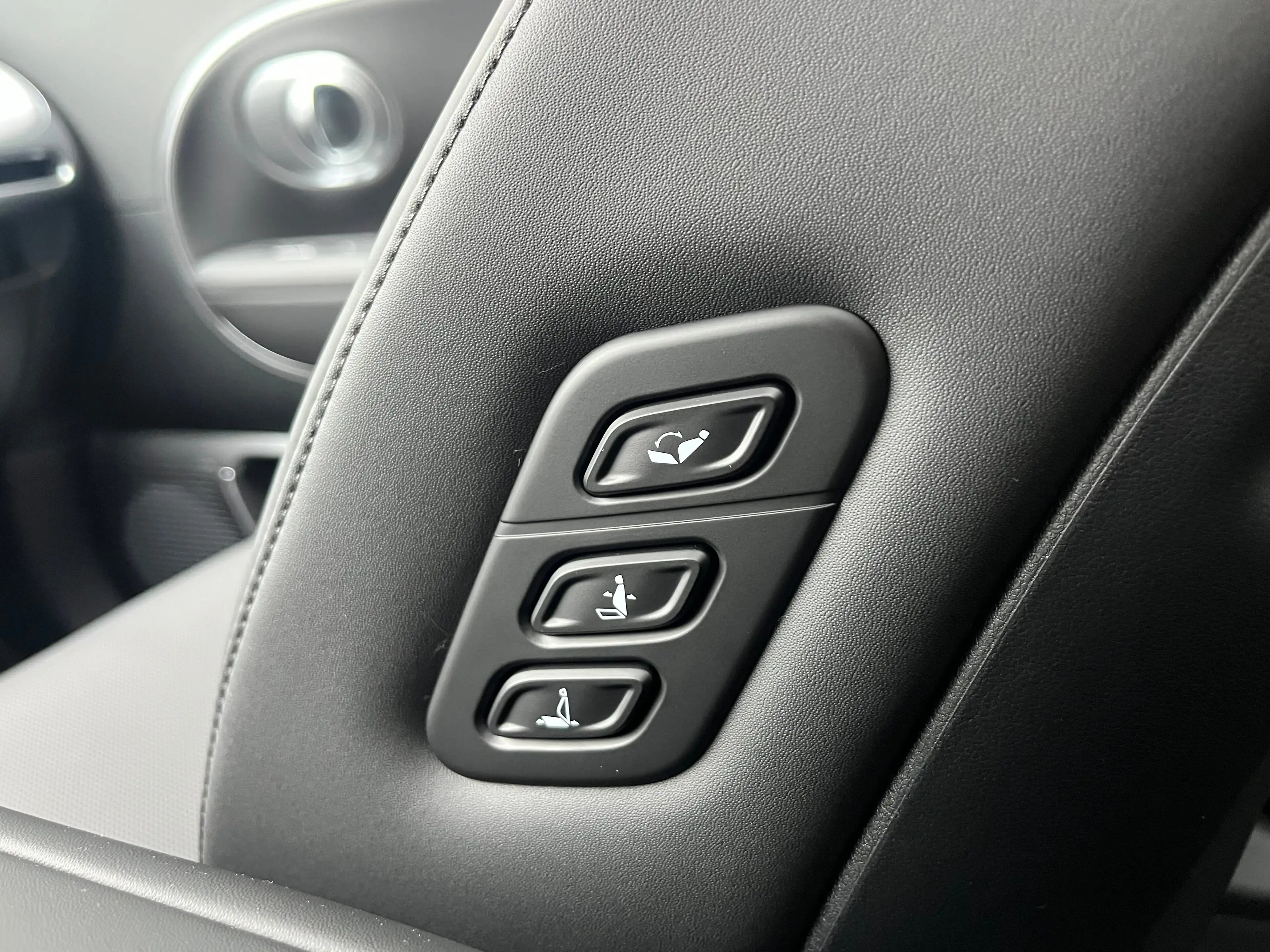 Hyundai IONIQ 9 Lounge AWD+ 7p. 110.3 kWh 429pk | Unieke Two Tone — photo 37