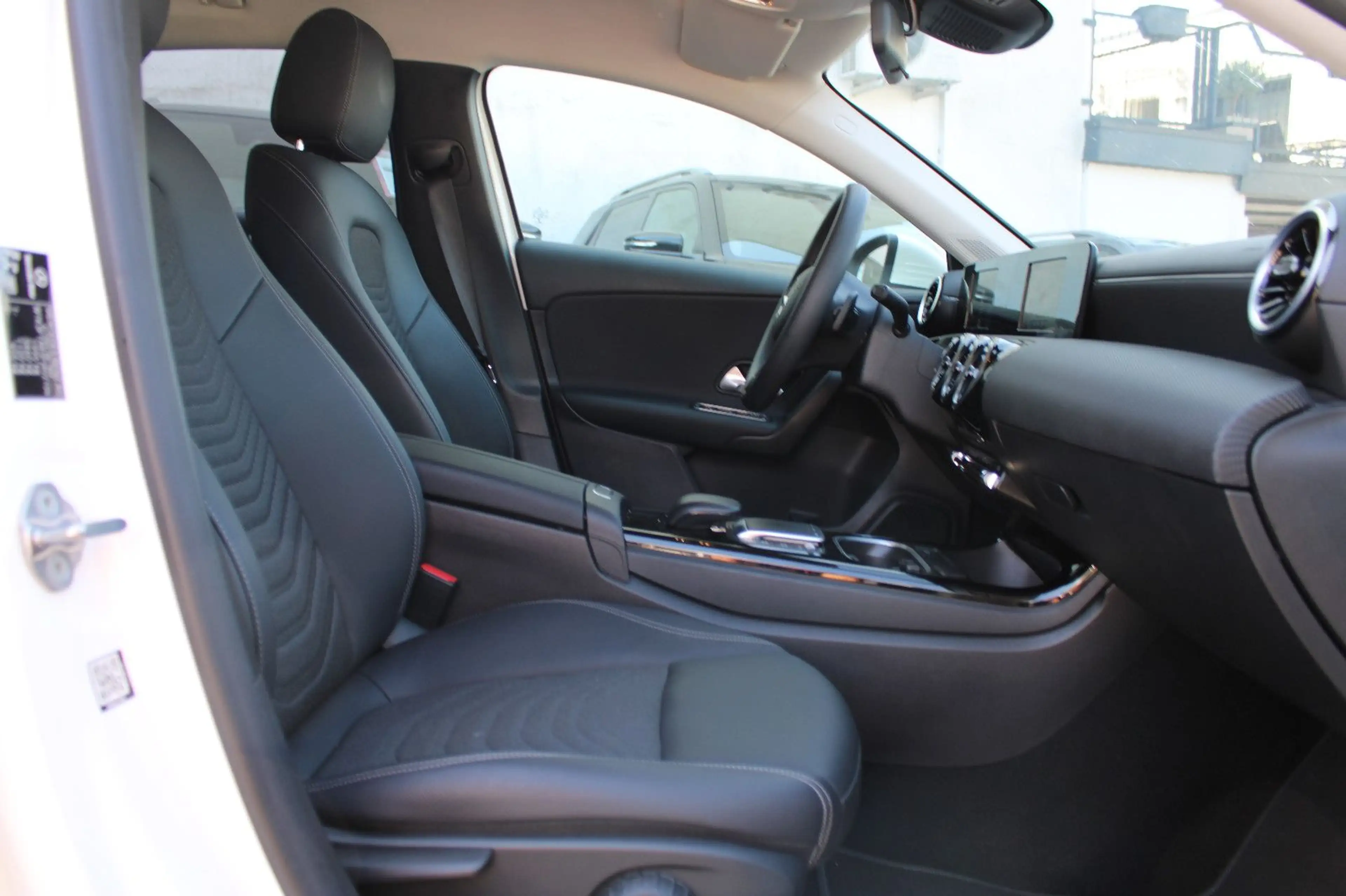 Mercedes-Benz A 180 d/DCT/Navi/Klima/Sitzhzg/Tempomat/Spur/AHK — photo 14