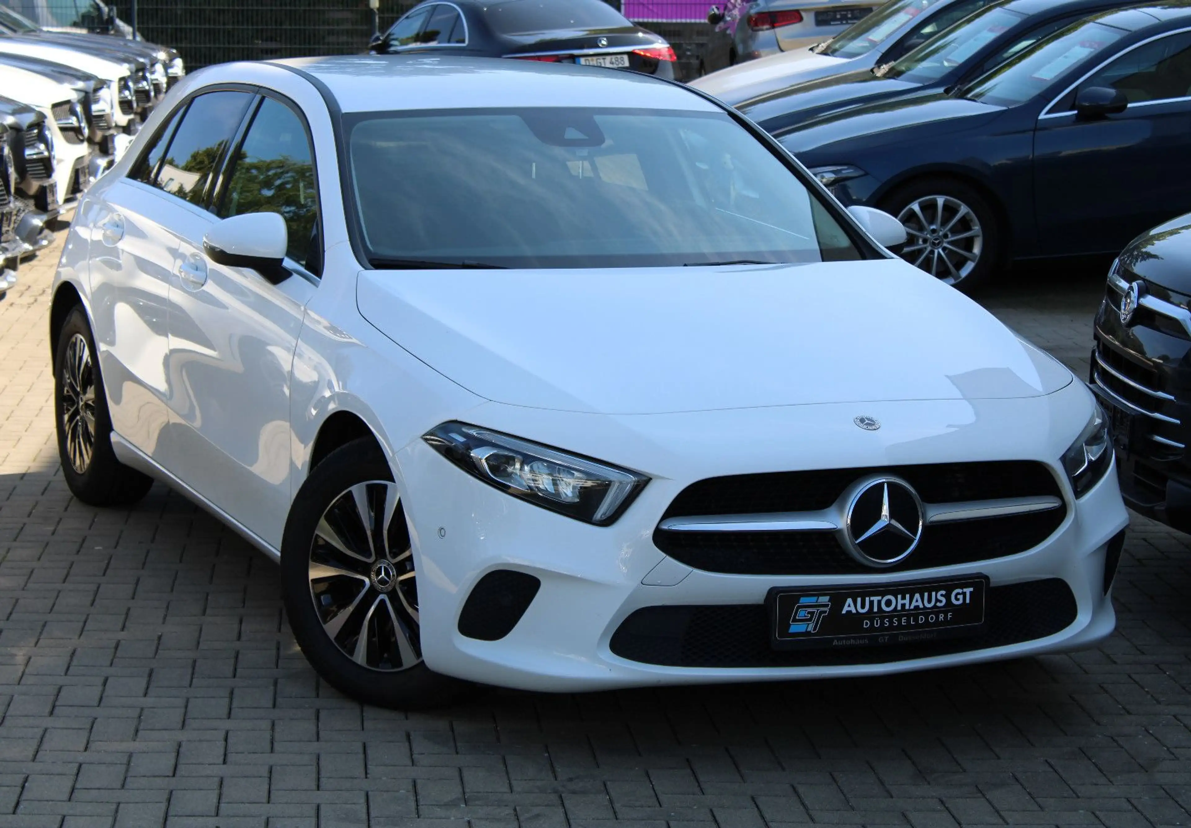 Mercedes-Benz A 180 d/DCT/Navi/Klima/Sitzhzg/Tempomat/Spur/AHK — photo 3
