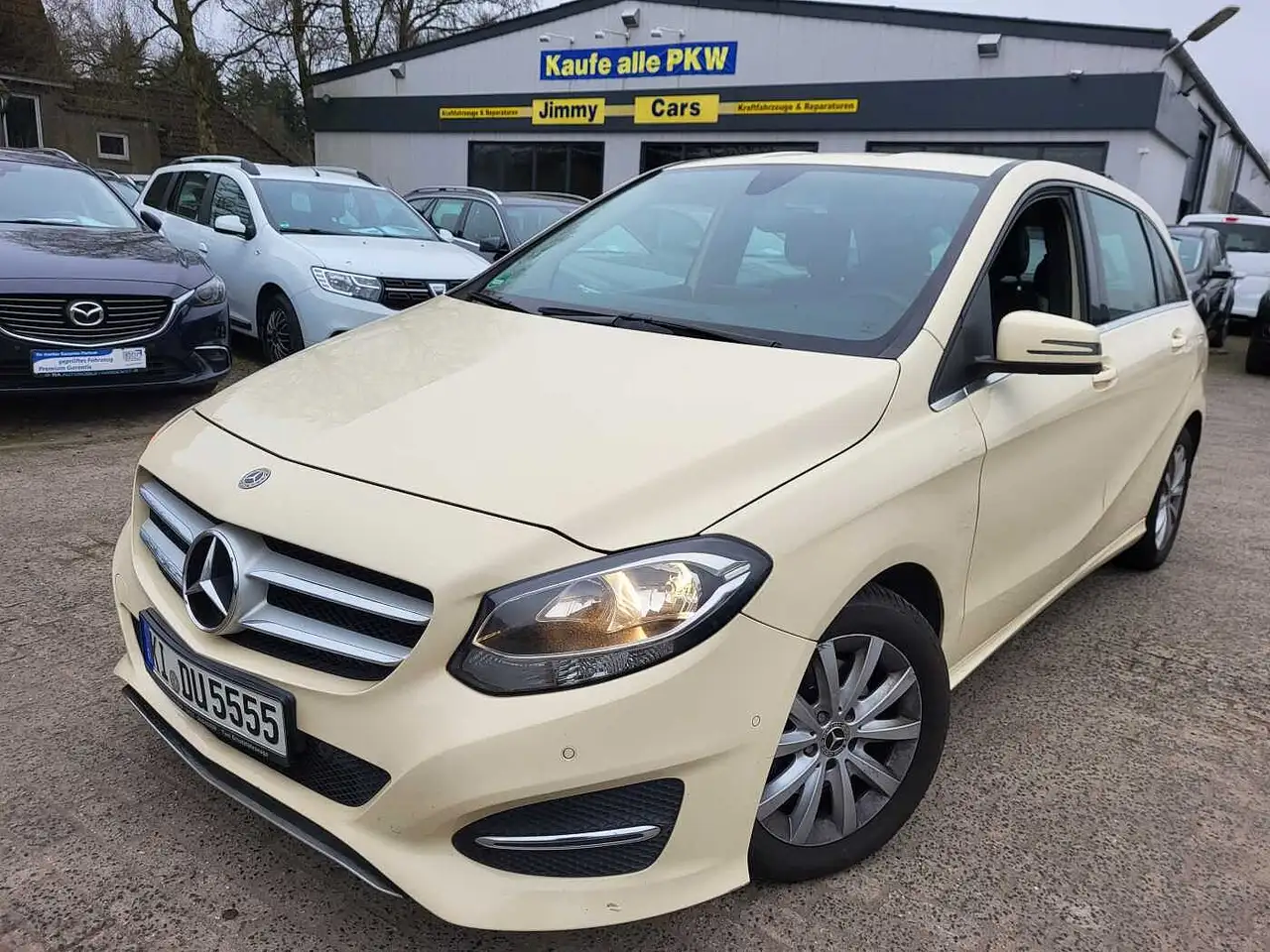 Mercedes-Benz B 180
