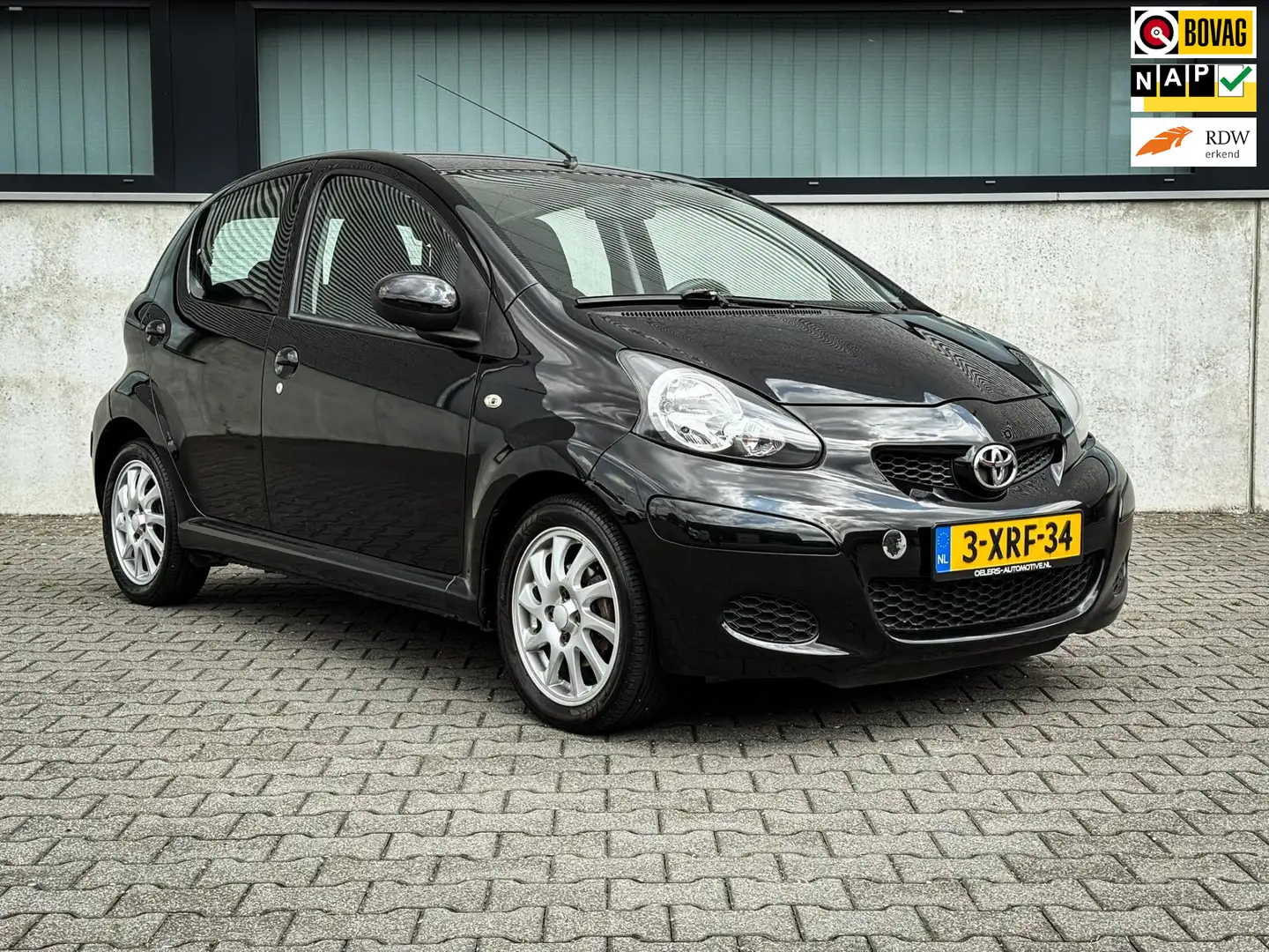 Toyota Aygo 1.0-12V Comfort | Airco | 5-drs | Elektr. ramen | Чорний - 1