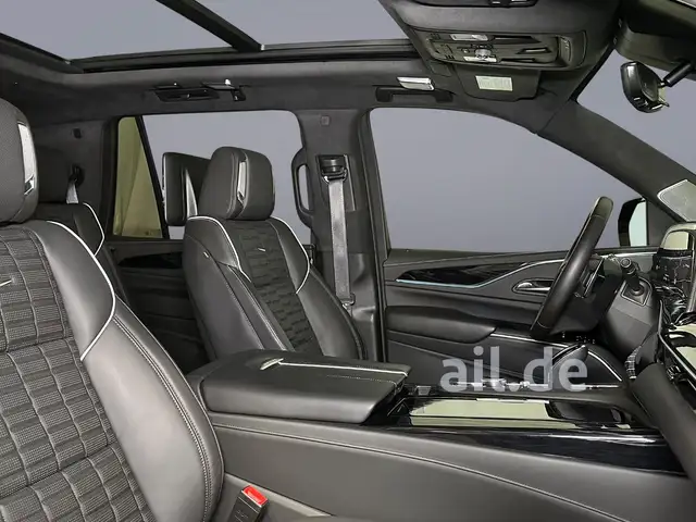 Cadillac Escalade view 9