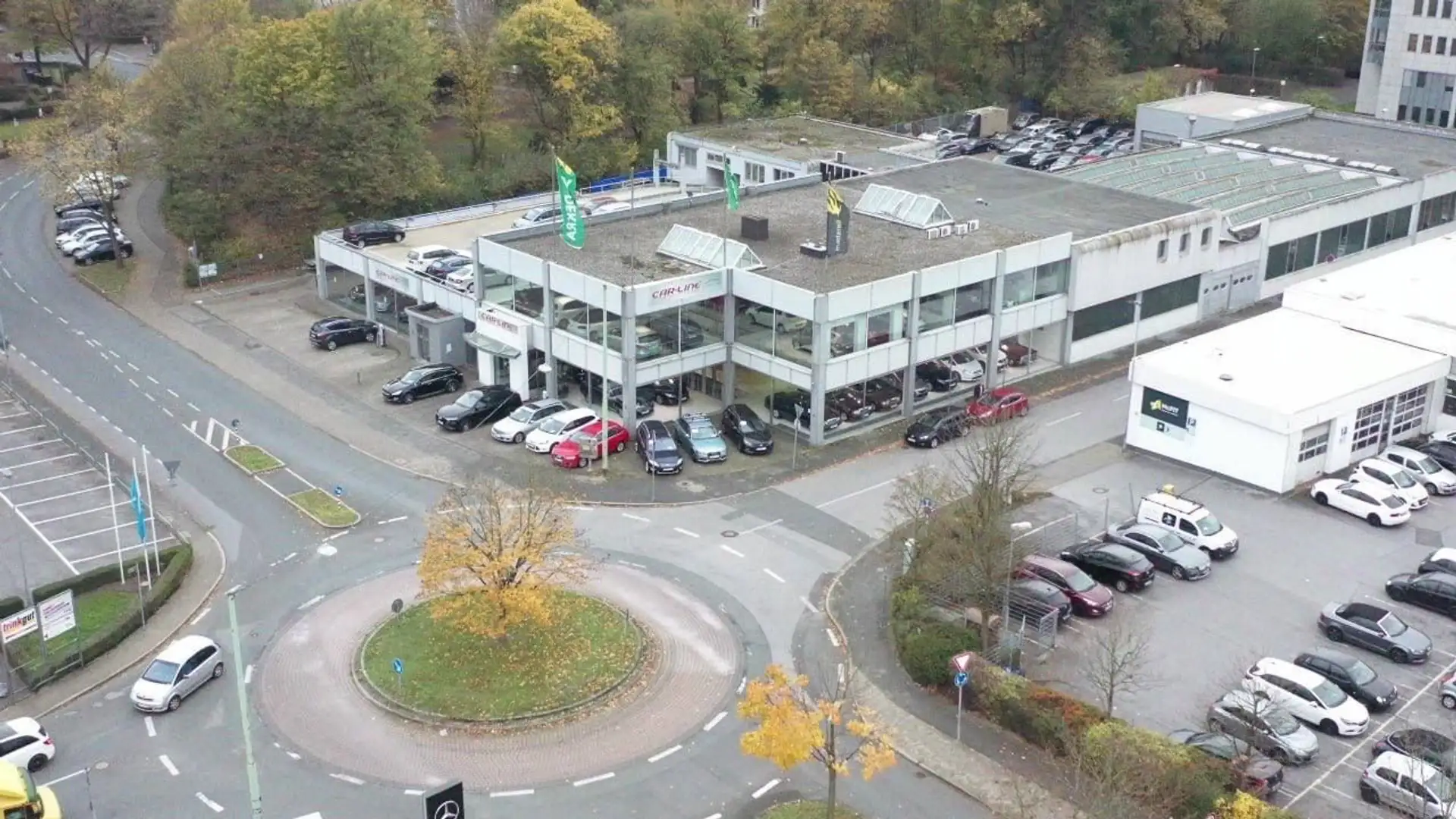 Mercedes-Benz C 180 Lim. CGI BE *Erst 113tkm*Automatik*Navi* Gris - 1