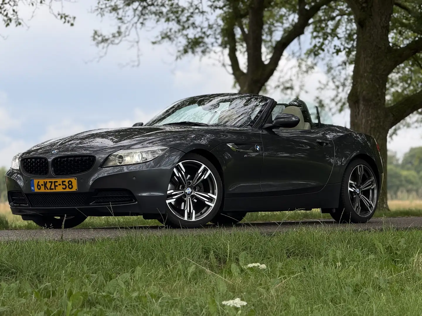 BMW Z4 sDrive 1.8i Roadster 2013 | Dealer onderhouden Grijs - 2