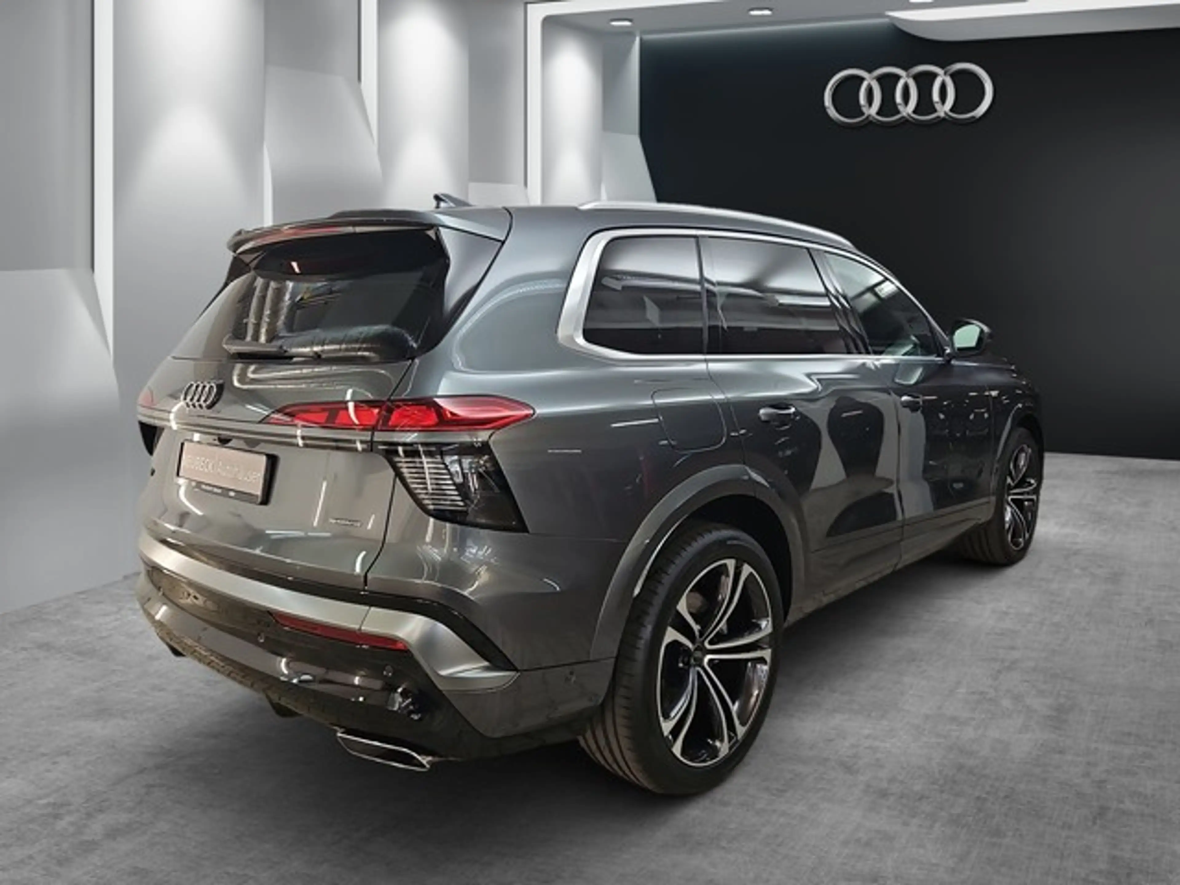 Audi Q7 S Line HUD 7 Sitzer Tech Plus Matrix AHK+++++ — photo 14
