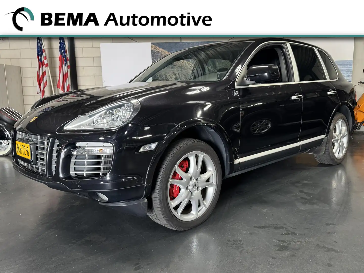 Porsche Cayenne 4.8 Turbo YOUNGTIMER Zwart - 1