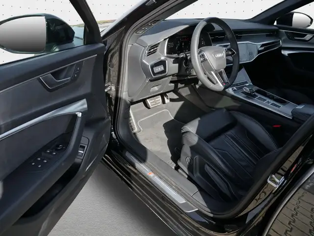 Audi A6 view 14