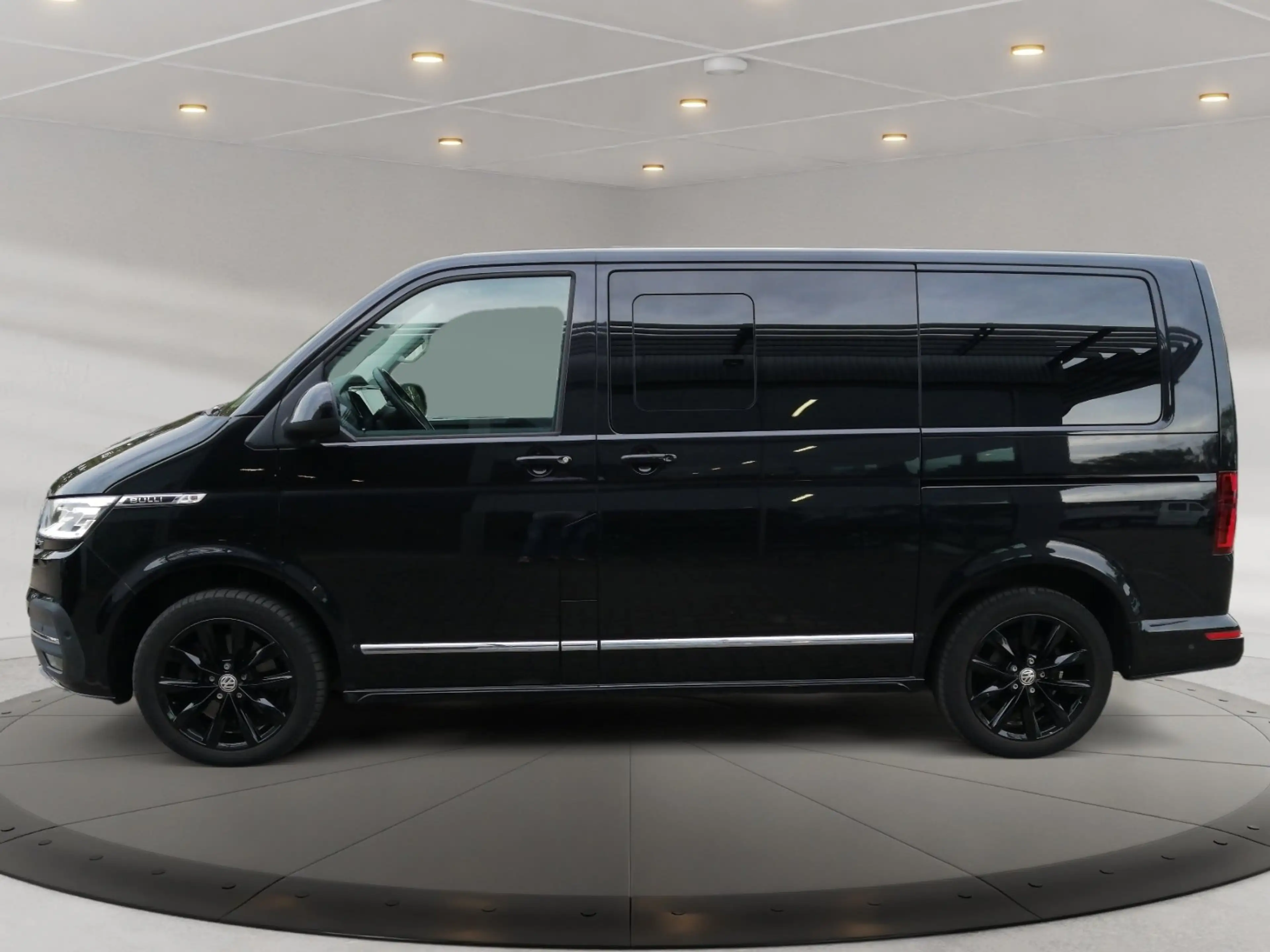 Volkswagen T6.1 Multivan Highline Exclusive FWD Kam.,PDC,LM — photo 3