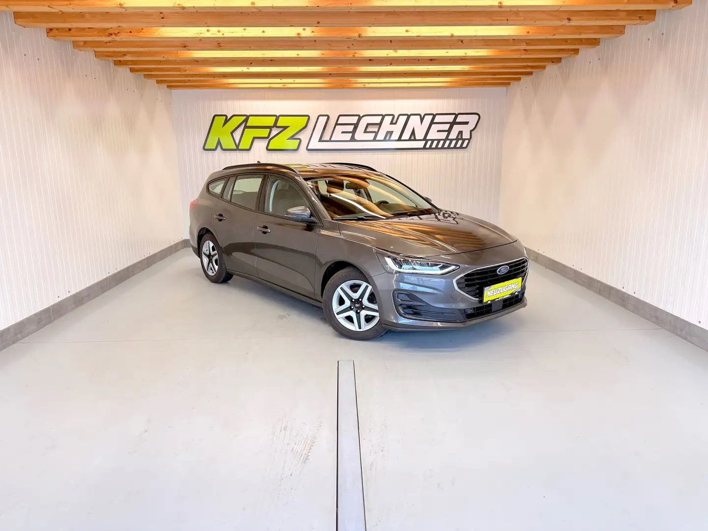 Ford Focus Turnier 1.5 EcoBl. Aut. "NAVI*TEMP*PDC*APP" Grau - 1