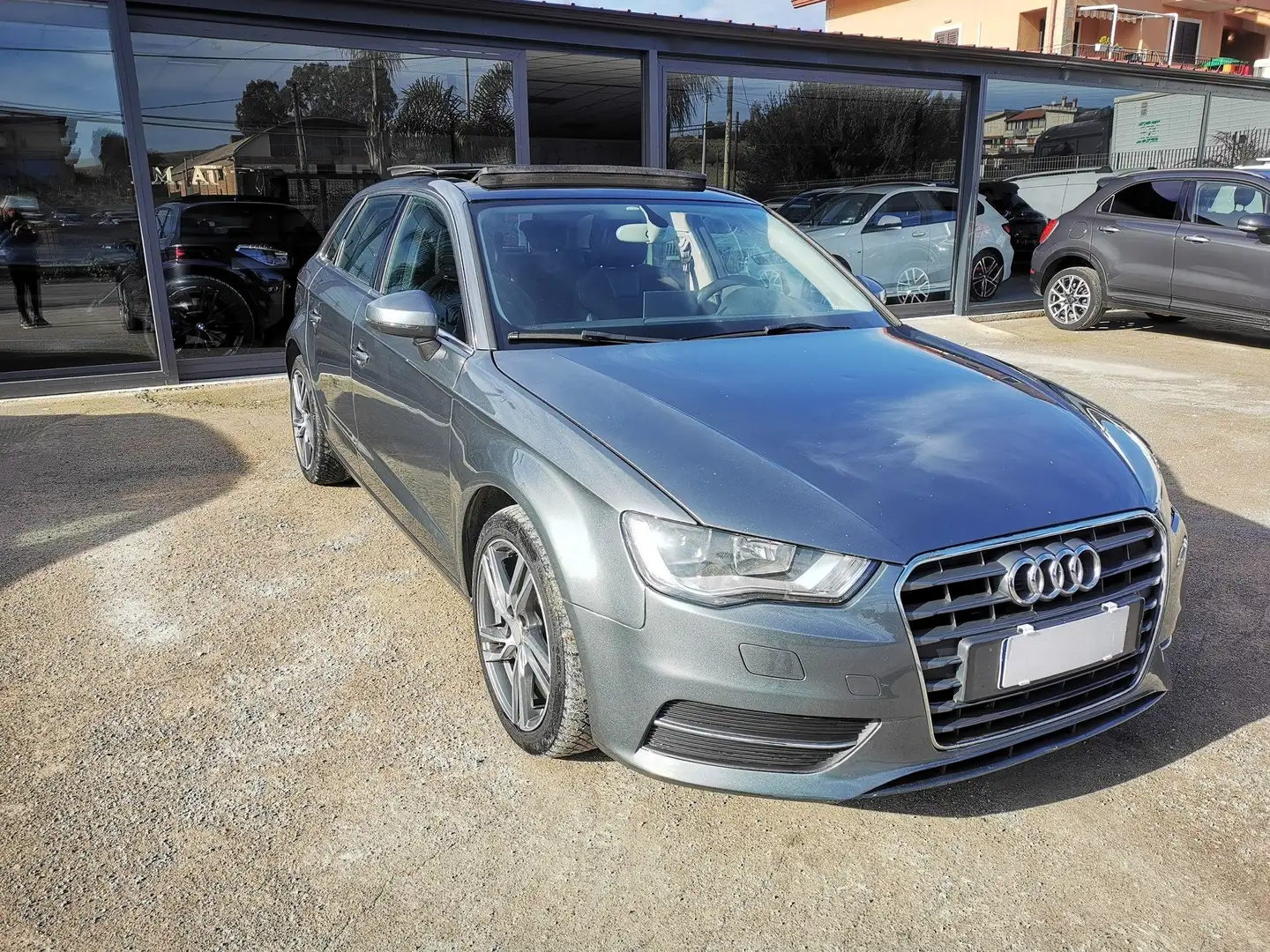 Audi A3 A3 III  Sportback Sportback 1.6 tdi Attraction Gris - 2