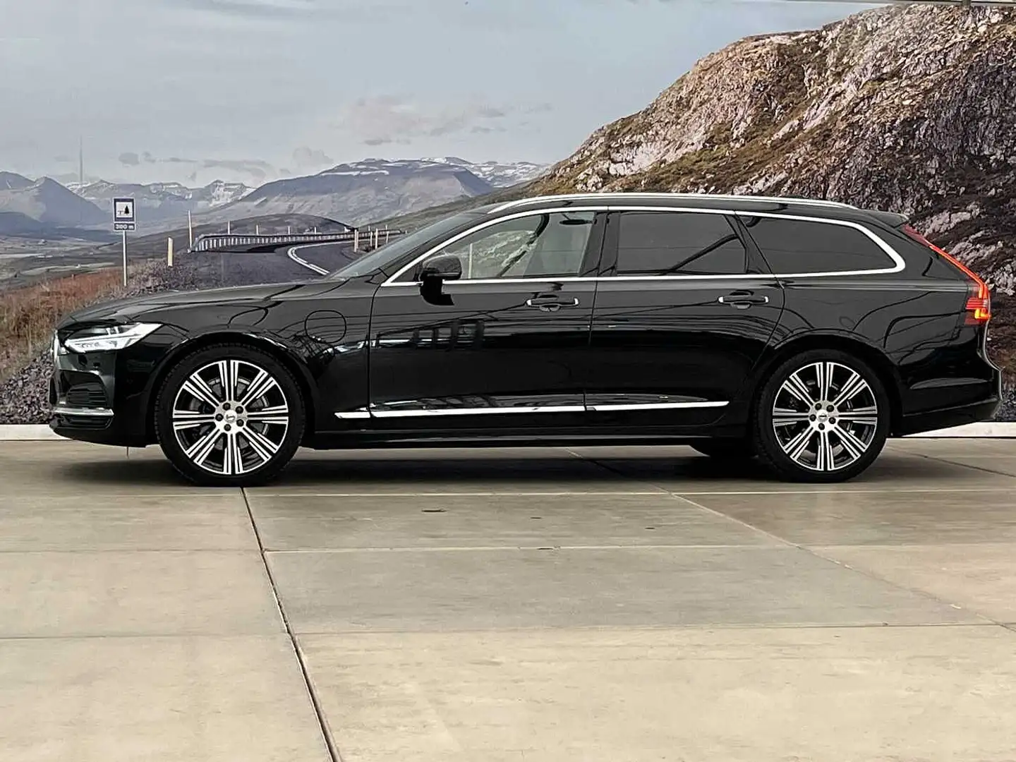 Volvo V90 T8 ULTIMATE BRIGHT *FULL OPTIONS* Noir - 2