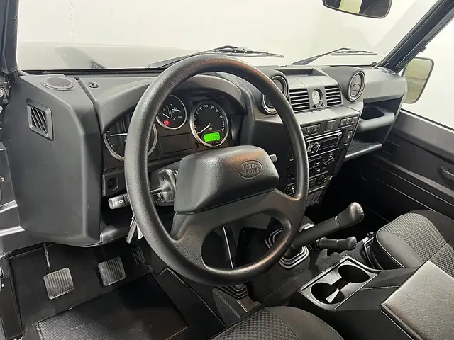 Land Rover Defender view 11