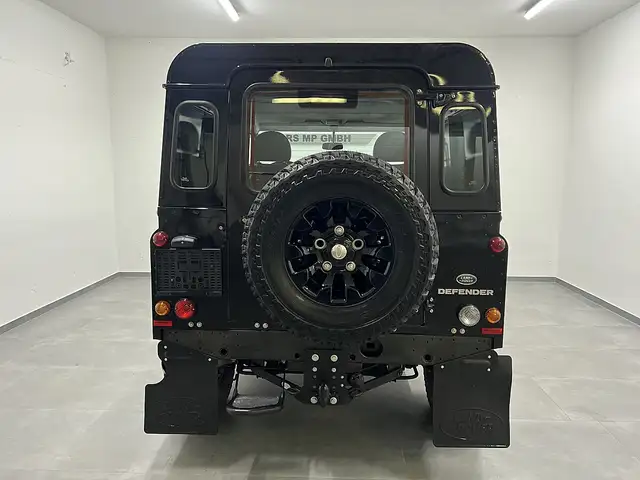 Land Rover Defender view 7