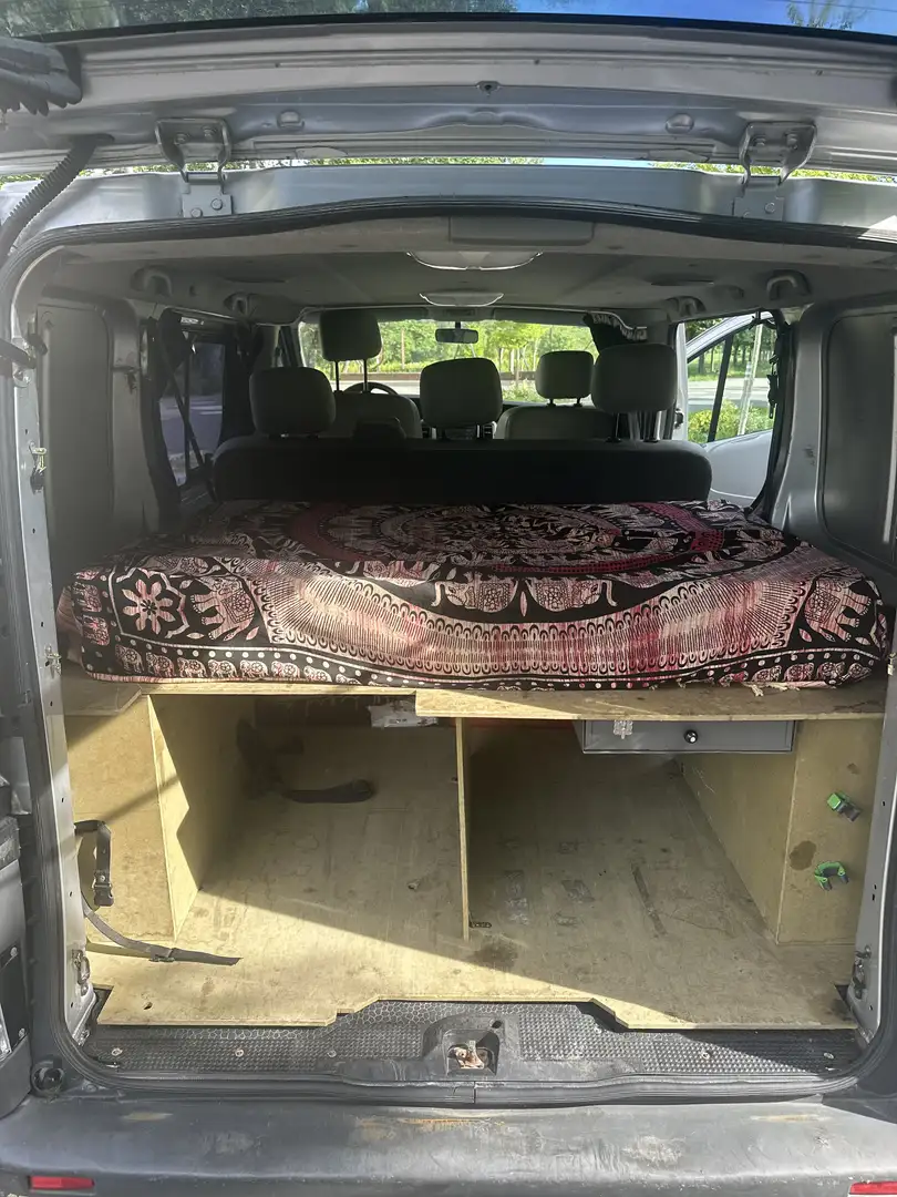 Opel Vivaro Fg. 2.5DI Corto 2900 - 2