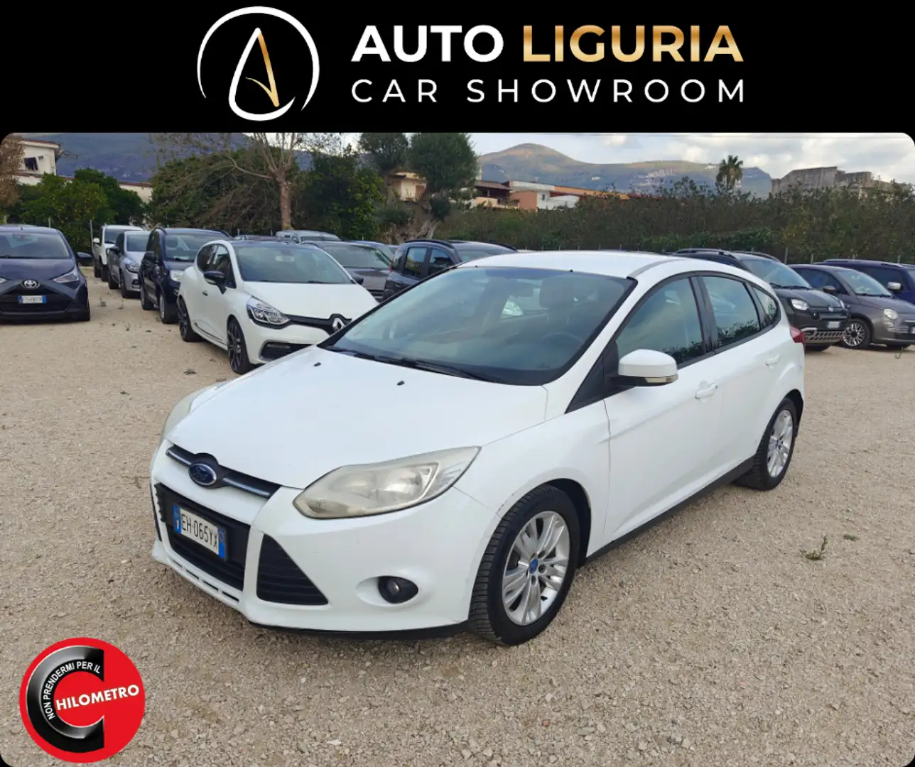 Ford Focus Focus 1.6 TDCi 115 CV LEGGI Blanc - 1