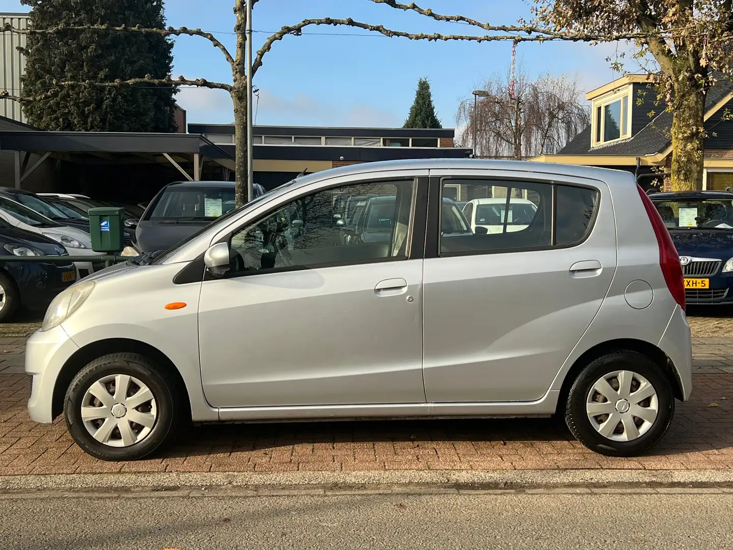 Daihatsu Cuore Daihatsu 1.0 Premium|5 DEURS| AIRCO Grau - 2