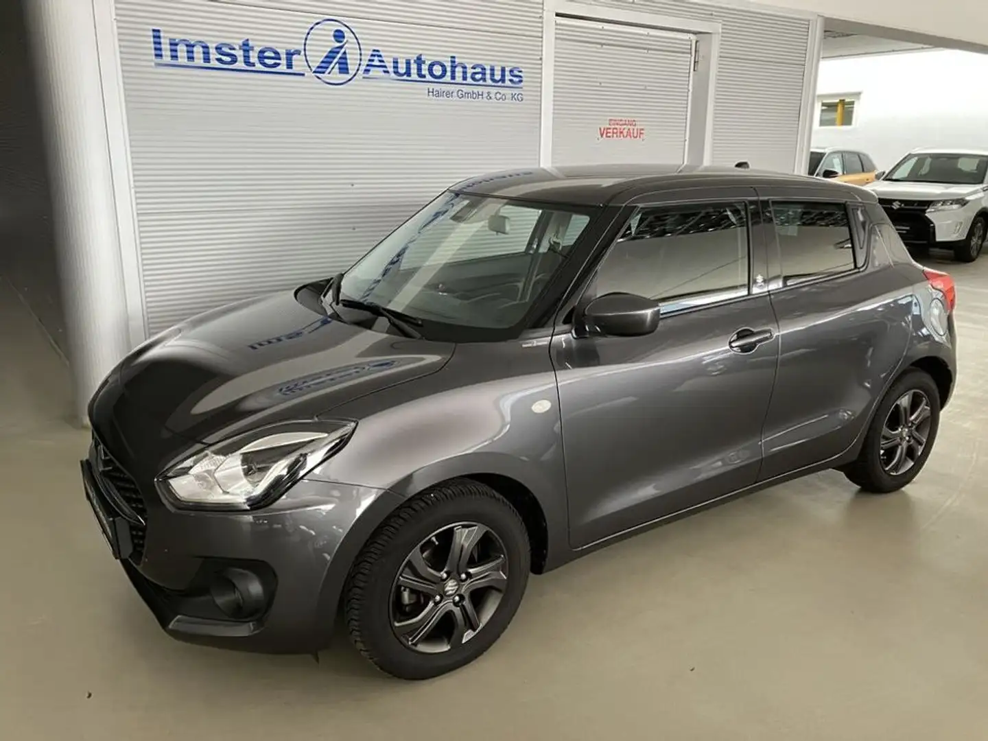Suzuki Swift 1,2 Hybrid DualJet Shine CVT 8fach Grau - 1