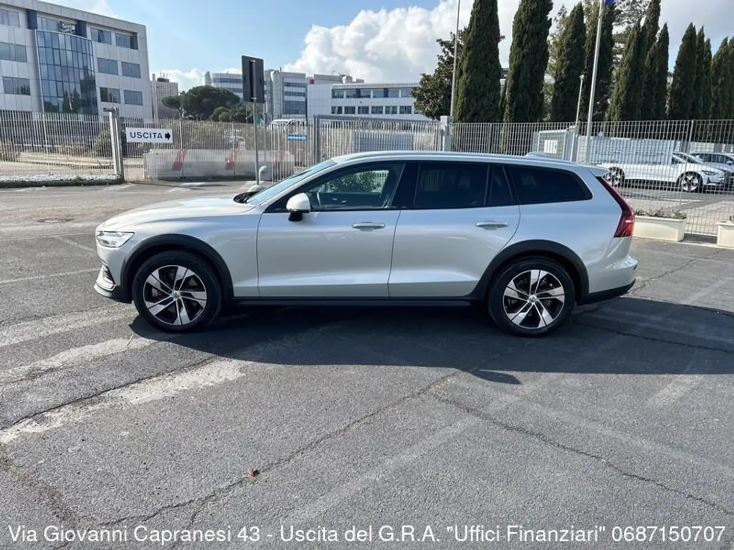 Volvo V60 Cross Country D4 AWD Geartronic Business Plus Argent - 2