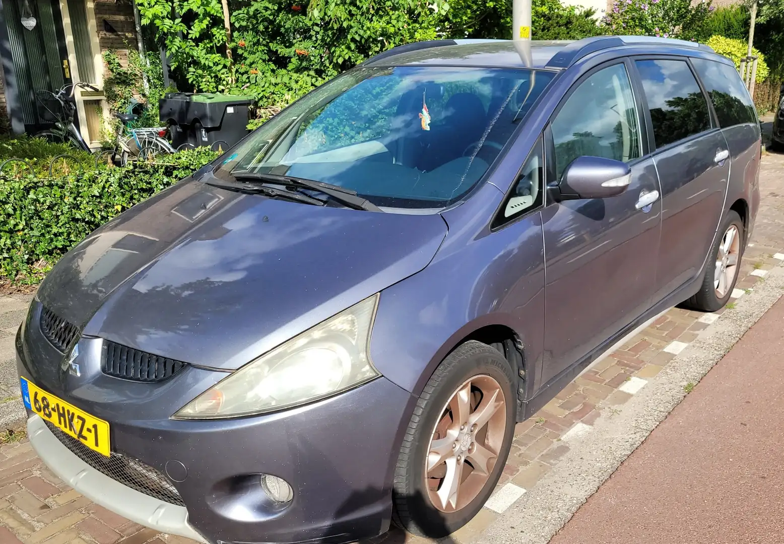Mitsubishi Grandis 2.4 -16V InSport 7 Pers - 2
