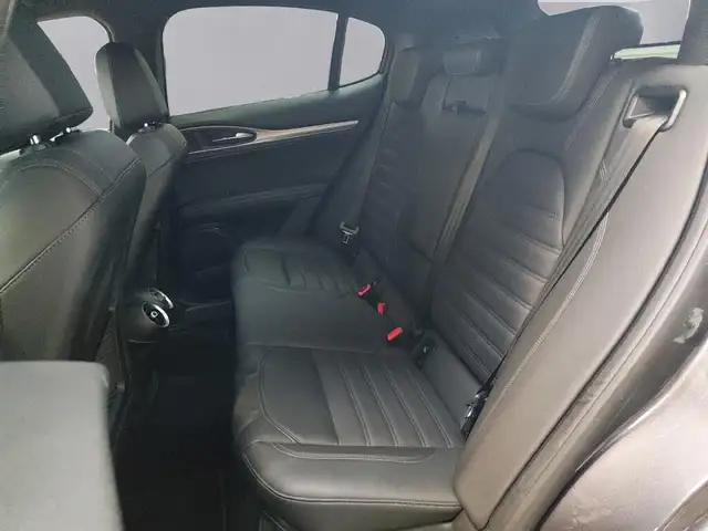 Alfa Romeo Stelvio view 13