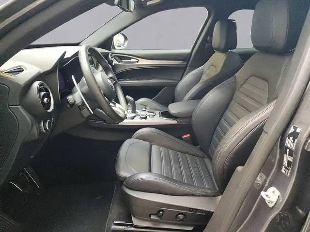 Alfa Romeo Stelvio view 10