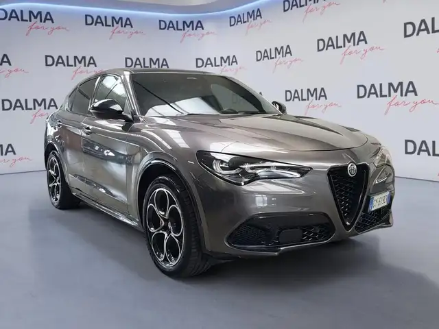 Alfa Romeo Stelvio view 7