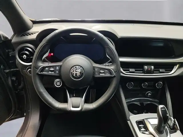 Alfa Romeo Stelvio view 11