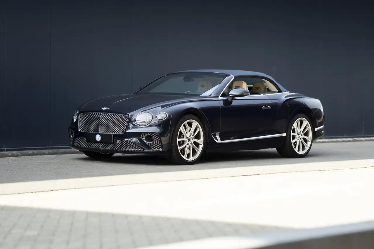 Bentley Continental GTC 2021