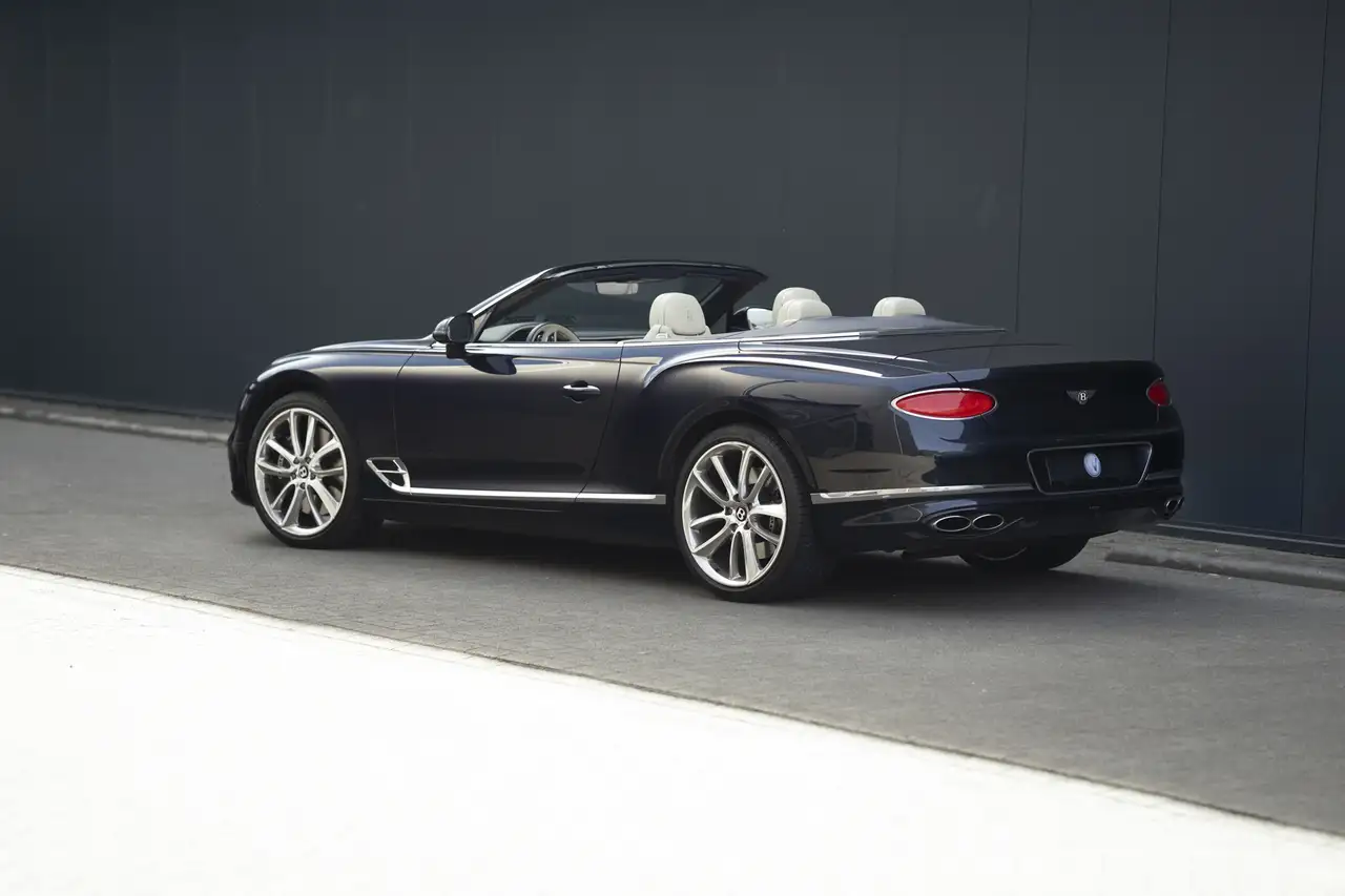 Bentley Continental GTC 2021
