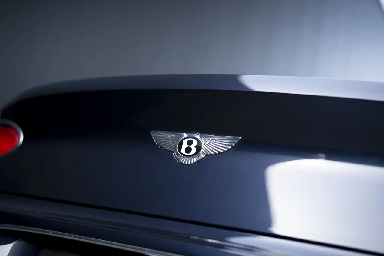 Bentley Continental GTC 2021 — фото 14