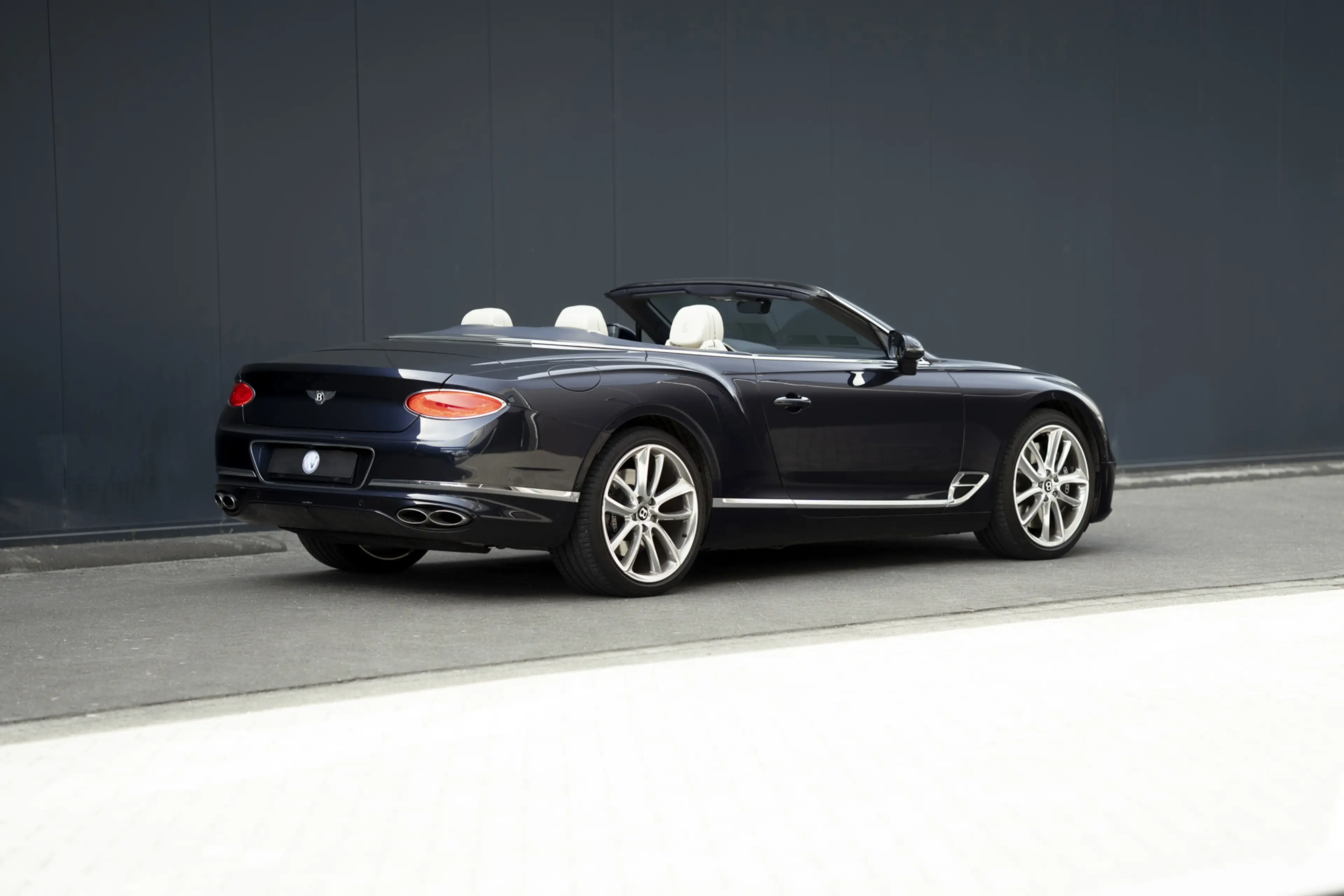 Bentley Continental GTC 4.0 V8 Mulliner — photo 6