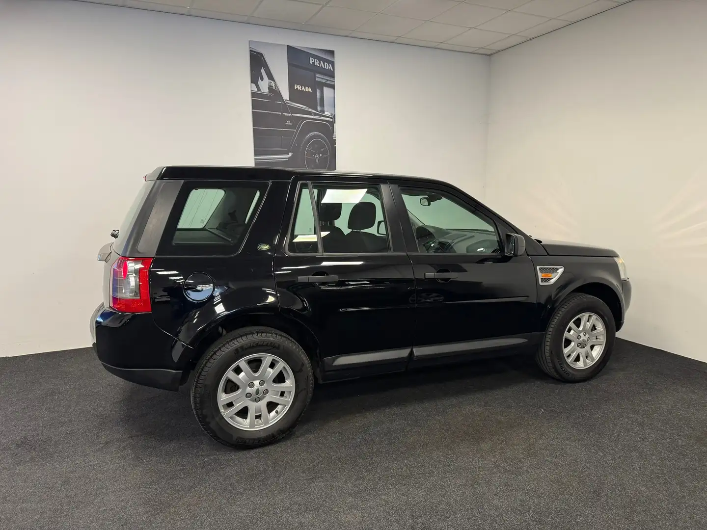 Land Rover Freelander 2.2 TD4 S Schwarz - 2