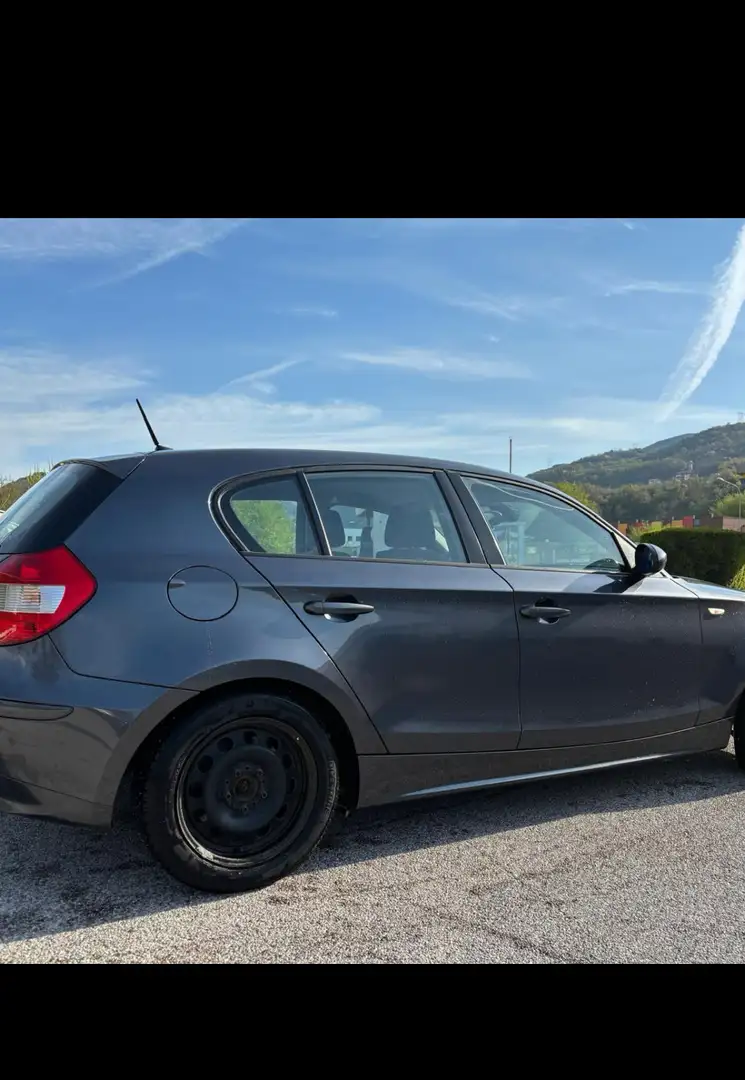BMW 120 120d Futura - 1