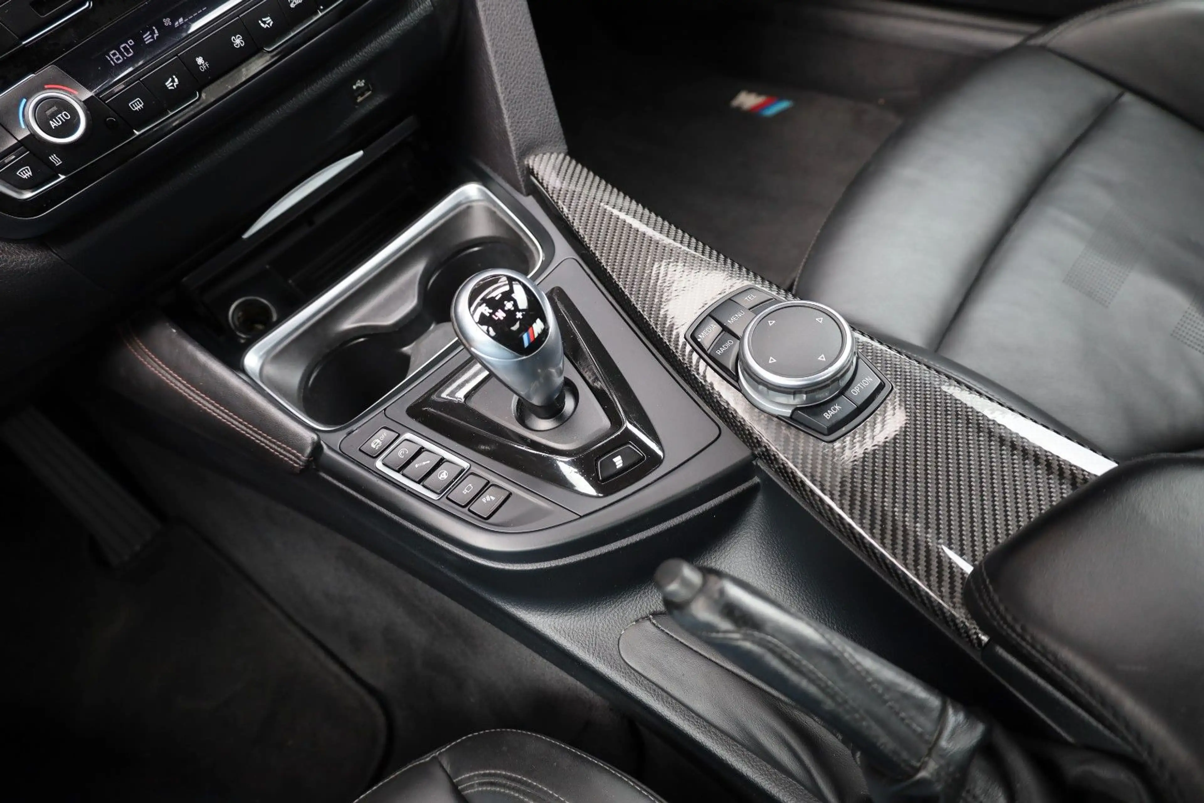 BMW M4 Competition/360*/HUD/SHZ/LHZ/WIFI/LED/PDC/R20 — photo 15