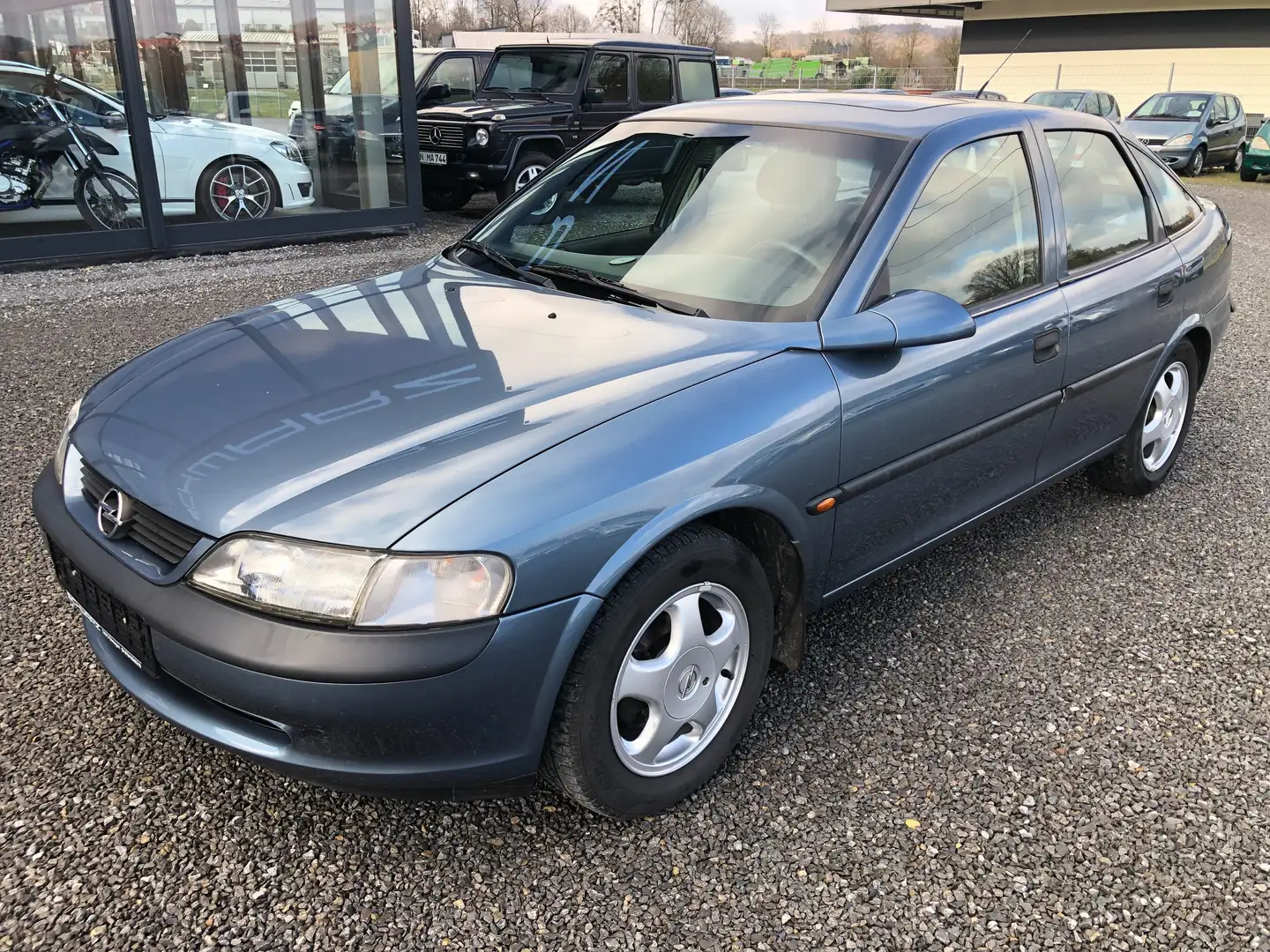 Opel Vectra B 1.6 Automatik*GSHD*Klima*3.Hand* Blau - 1