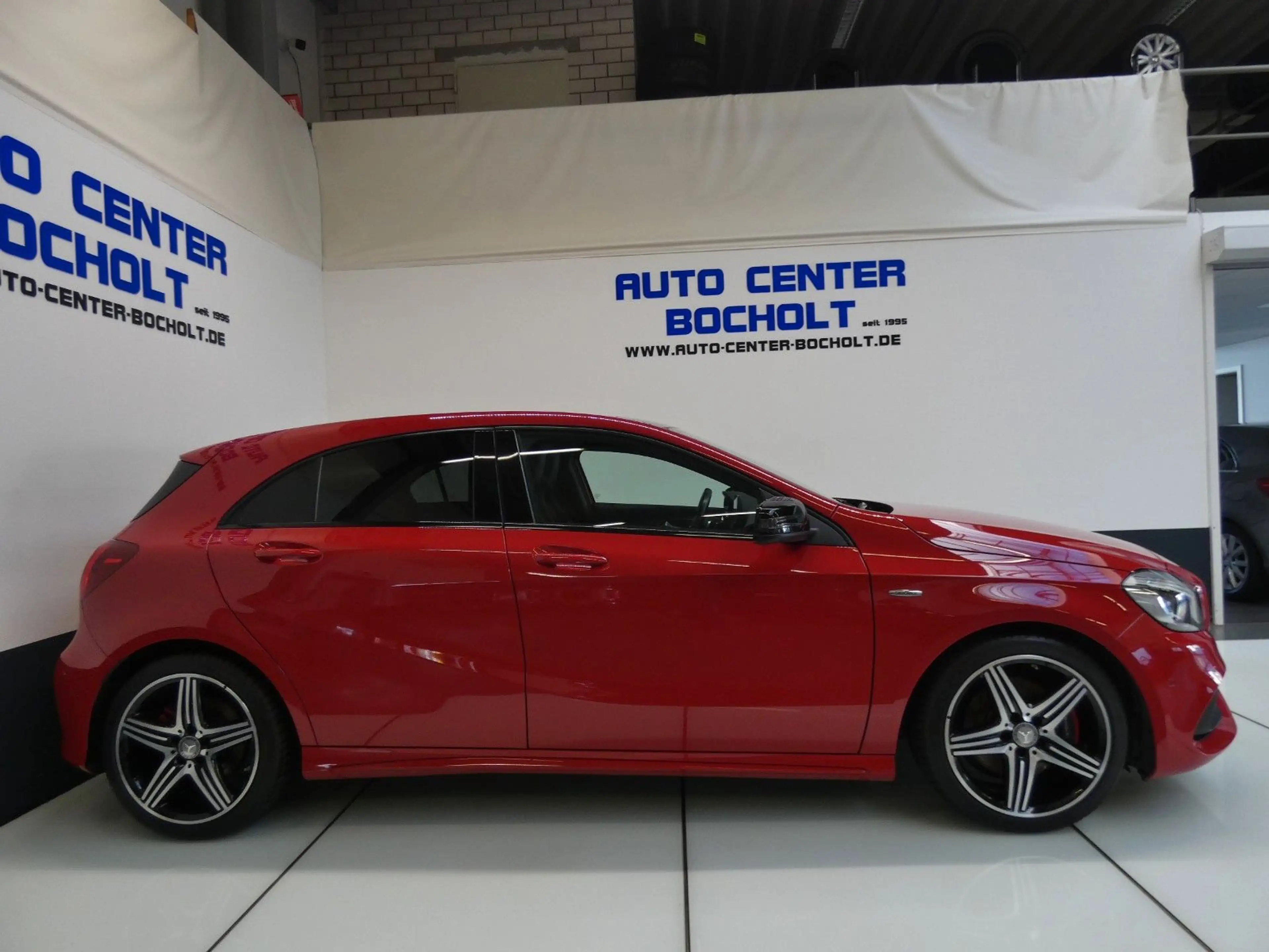 Mercedes-Benz A 250 AMG Sport*Navi*Panorama*LM 18 — photo 6