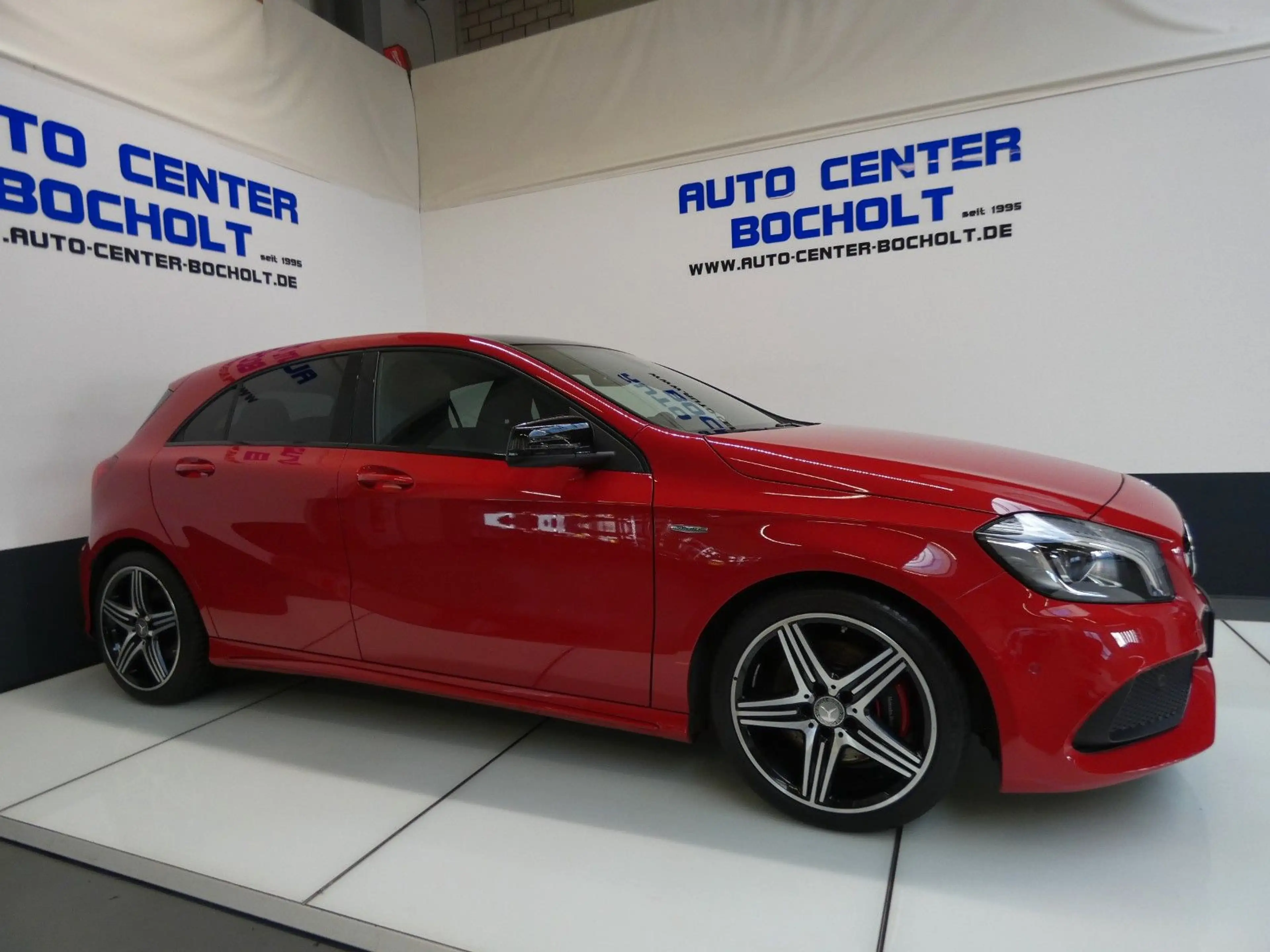 Mercedes-Benz A 250 AMG Sport*Navi*Panorama*LM 18 — photo 4