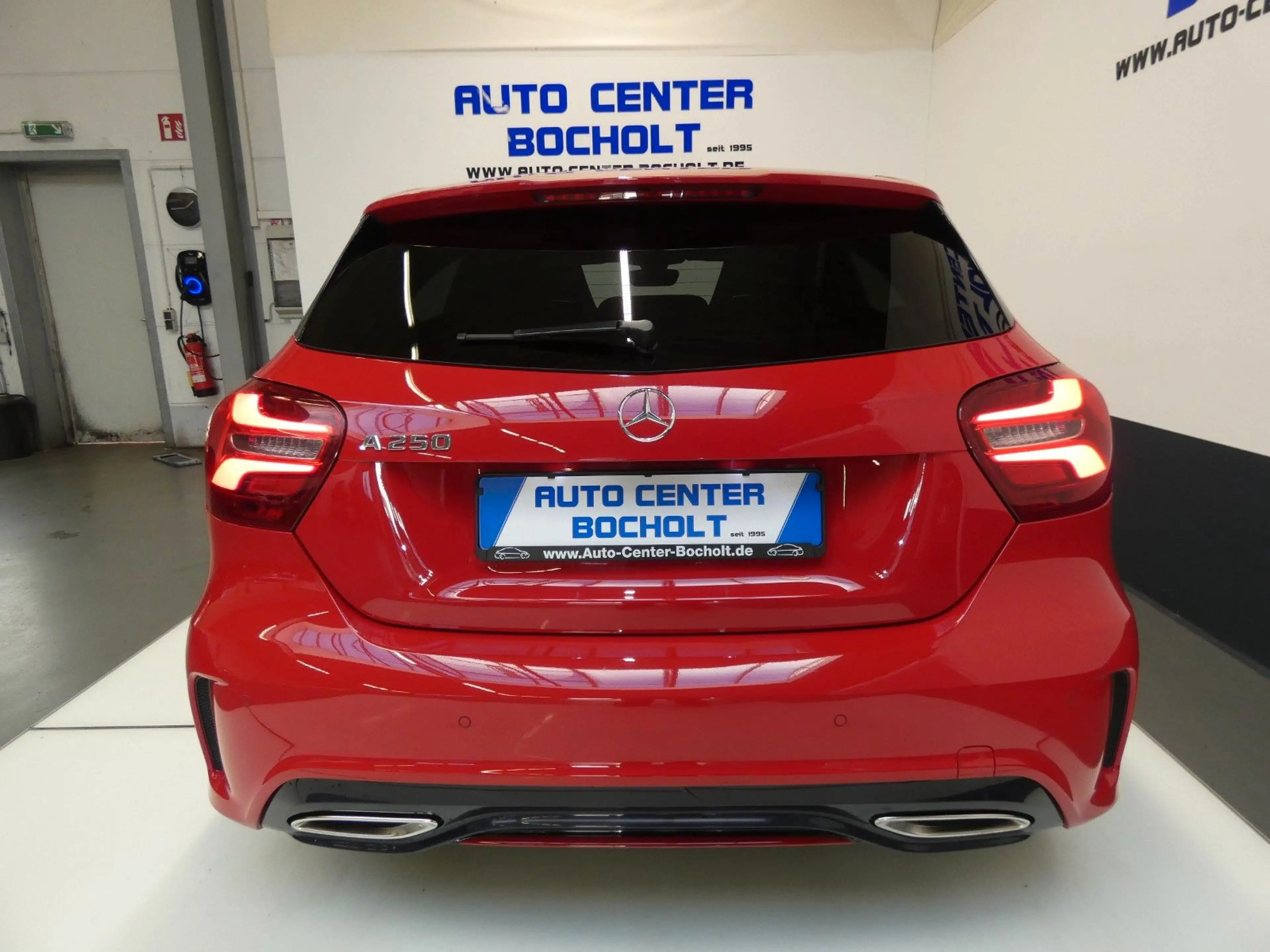 Mercedes-Benz A 250 AMG Sport*Navi*Panorama*LM 18 — photo 2