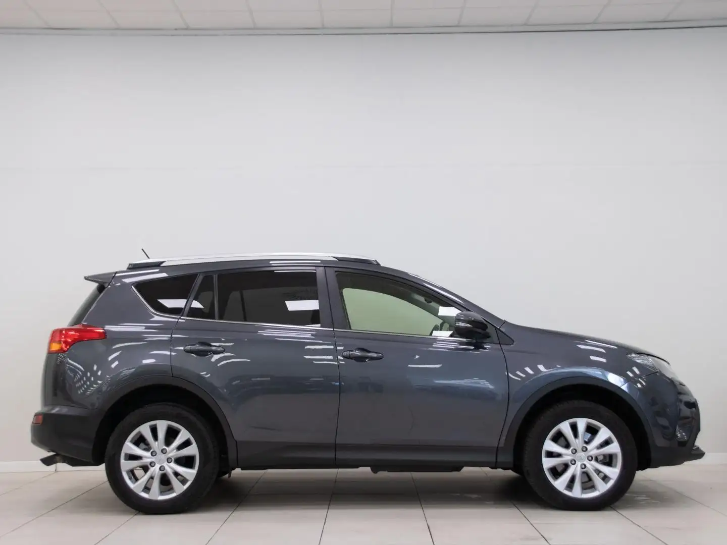 Toyota RAV 4 150D Advance AWD Gris - 2
